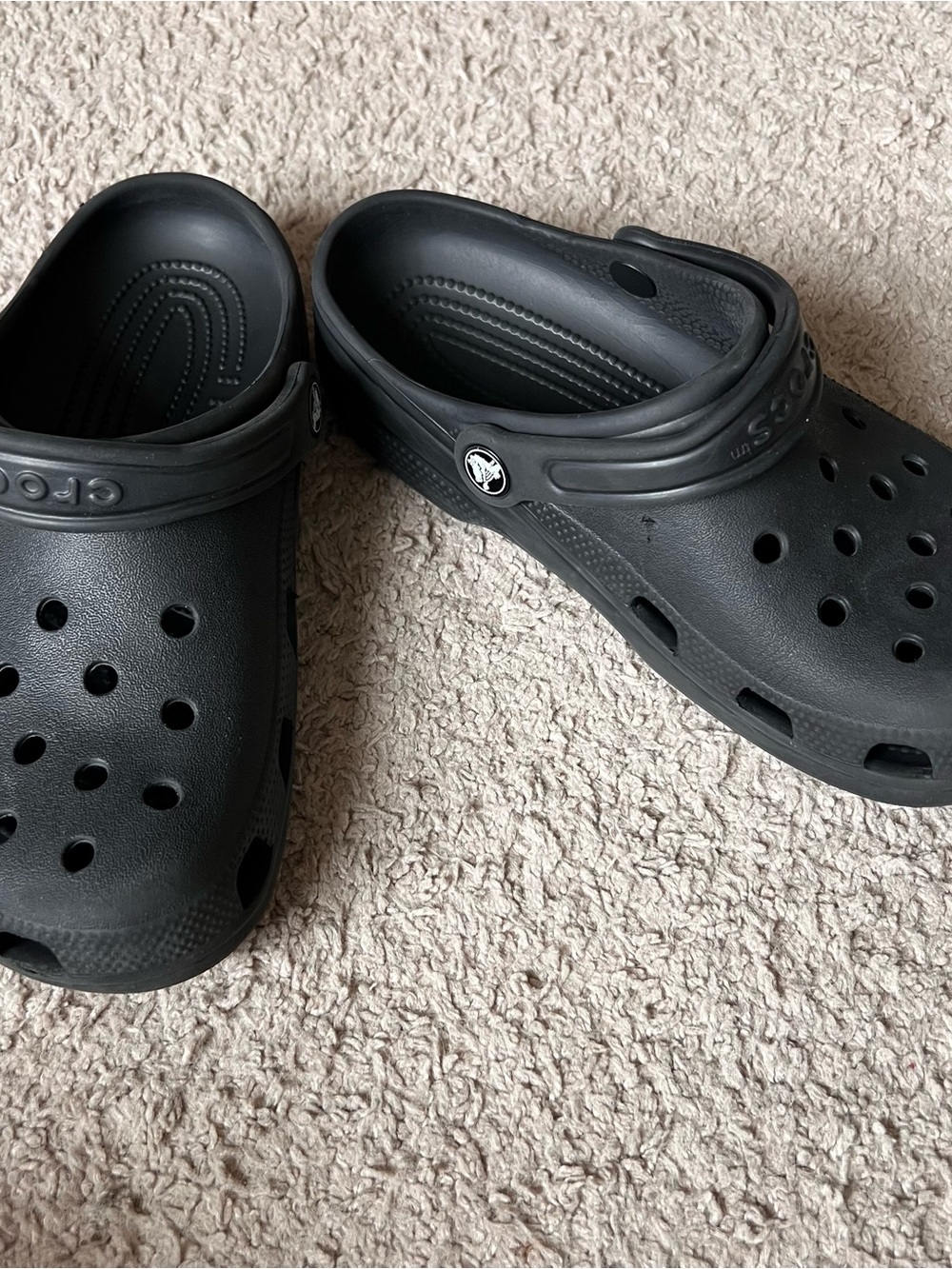 CROCS Classic Clog in Black Size 5M 7W